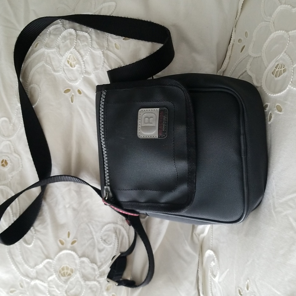 Black Kenneth Cole Crossbody/Shoulder Bag